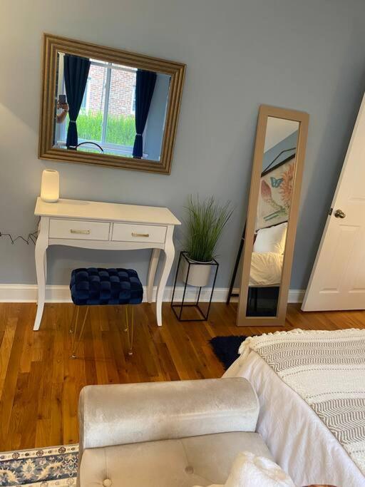 Unique & Peaceful Boston Home エクステリア 写真