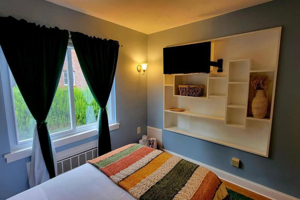 Unique & Peaceful Boston Home エクステリア 写真