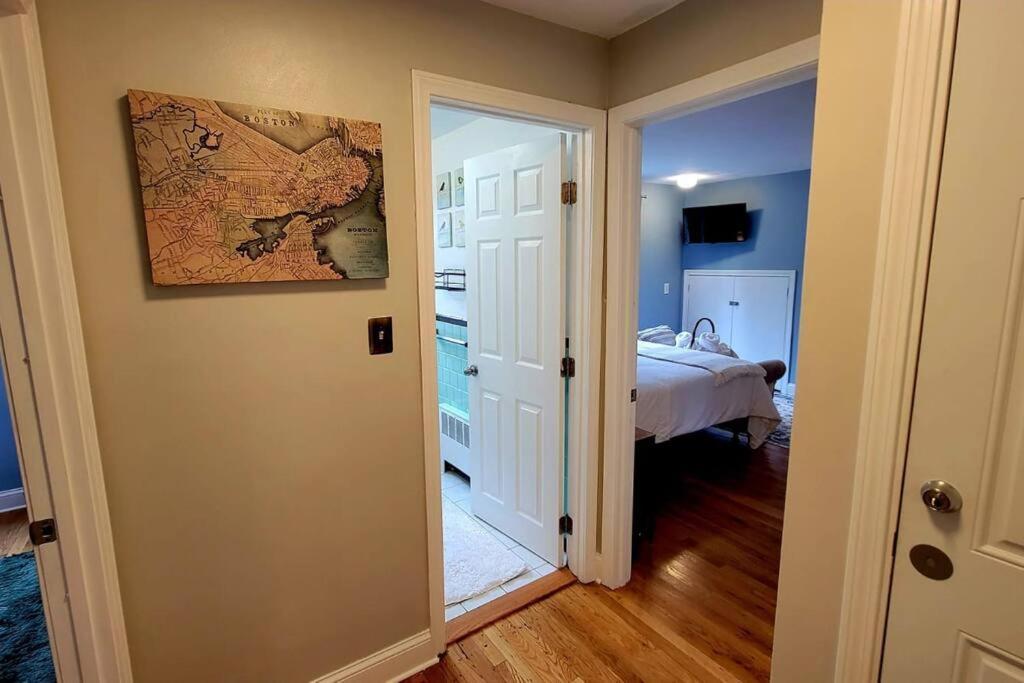 Unique & Peaceful Boston Home エクステリア 写真