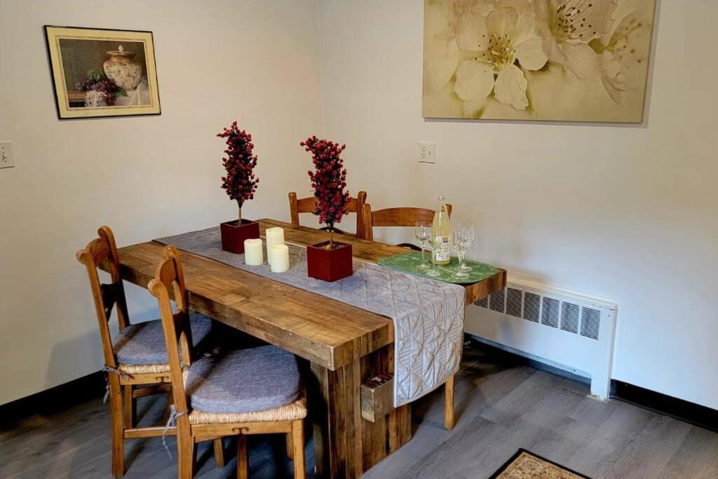 Unique & Peaceful Boston Home エクステリア 写真